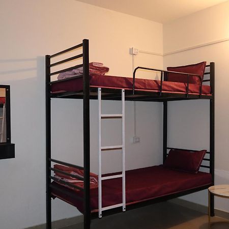 Nomad'S Nest Backpackers Hostel Guwahati Exteriör bild
