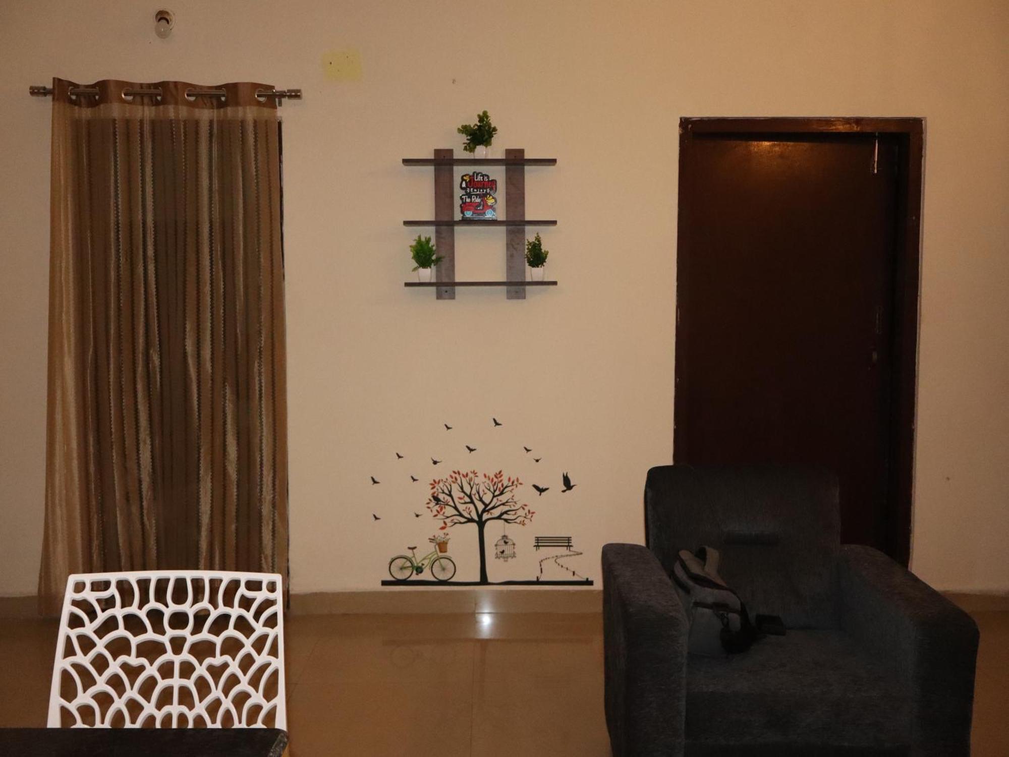 Nomad'S Nest Backpackers Hostel Guwahati Exteriör bild
