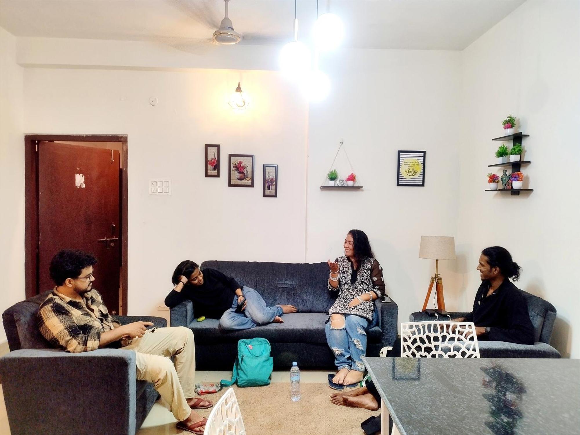 Nomad'S Nest Backpackers Hostel Guwahati Exteriör bild